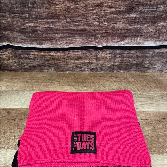 T-Mobile Winter Package - Picture 2 of 8